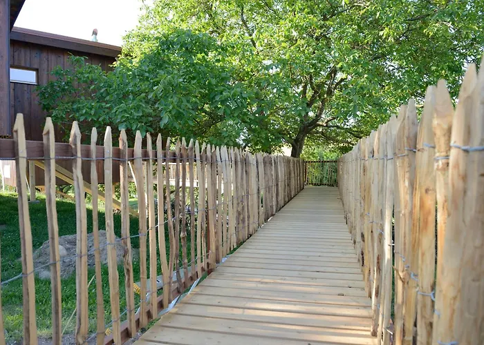 Cabane dans les arbres / Swin-golf de Cremin